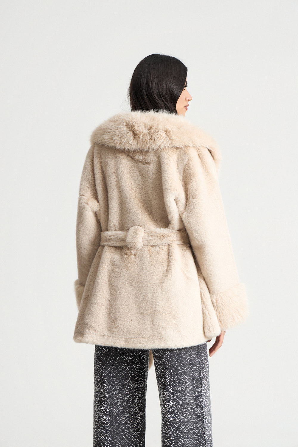 Πανωφόρι faux γούνα με ζώνη
